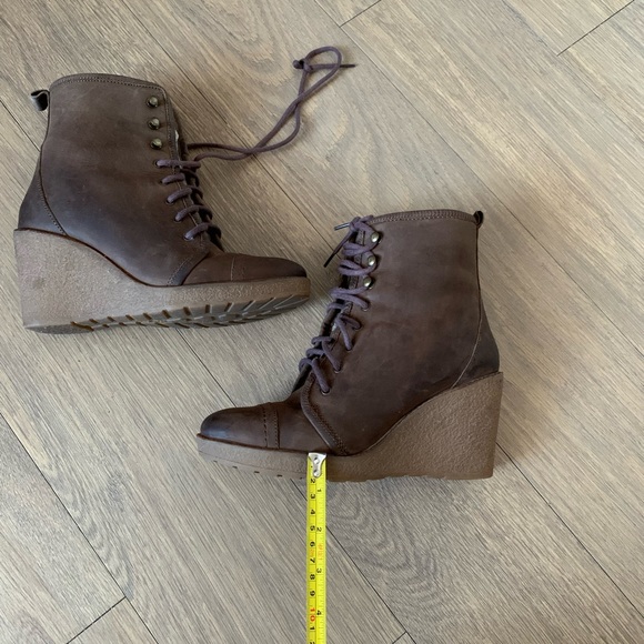 Aldo Genuine Leather Wedge Boots, Size 7 - Picture 14 of 16